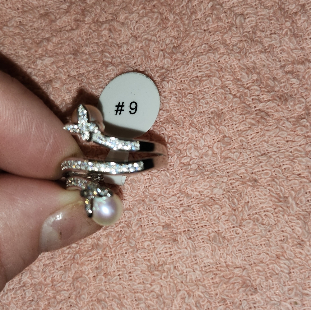 Butterfly pearl ring